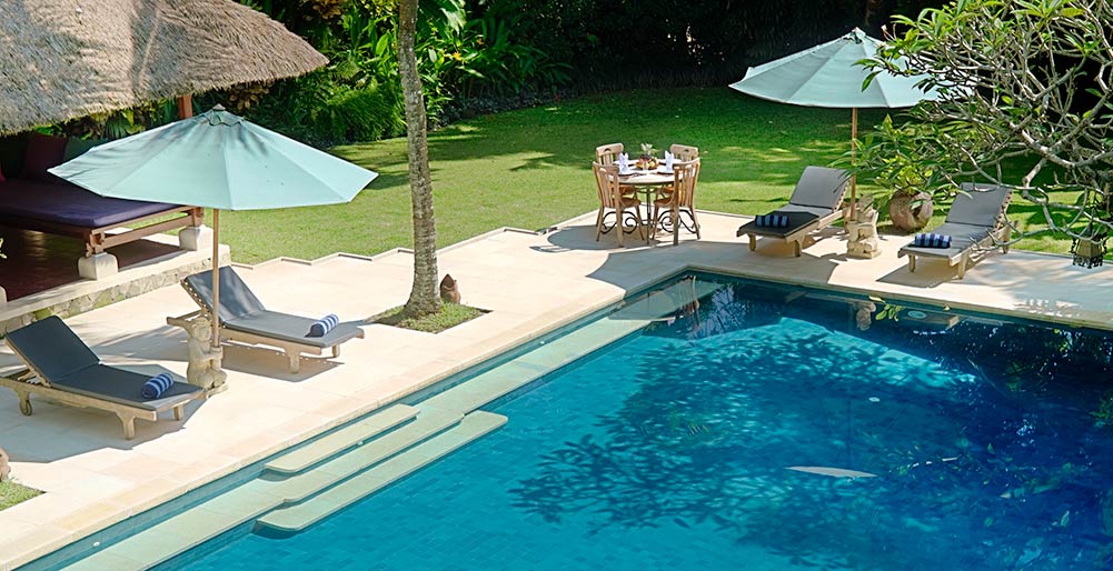 Villa Alamanda - Pool deck & breakfast set 2